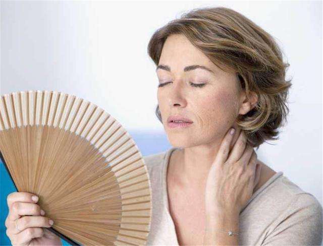 女性更年期什么时候开始,女性更年期什么时候开始症状如何