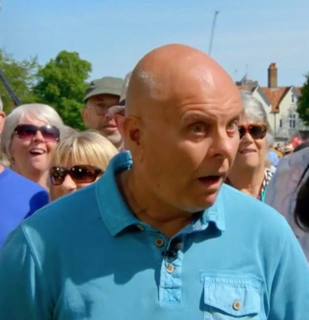 发财了！英老汉年轻时在香港花百元买表，竟是罕见名表现值36万