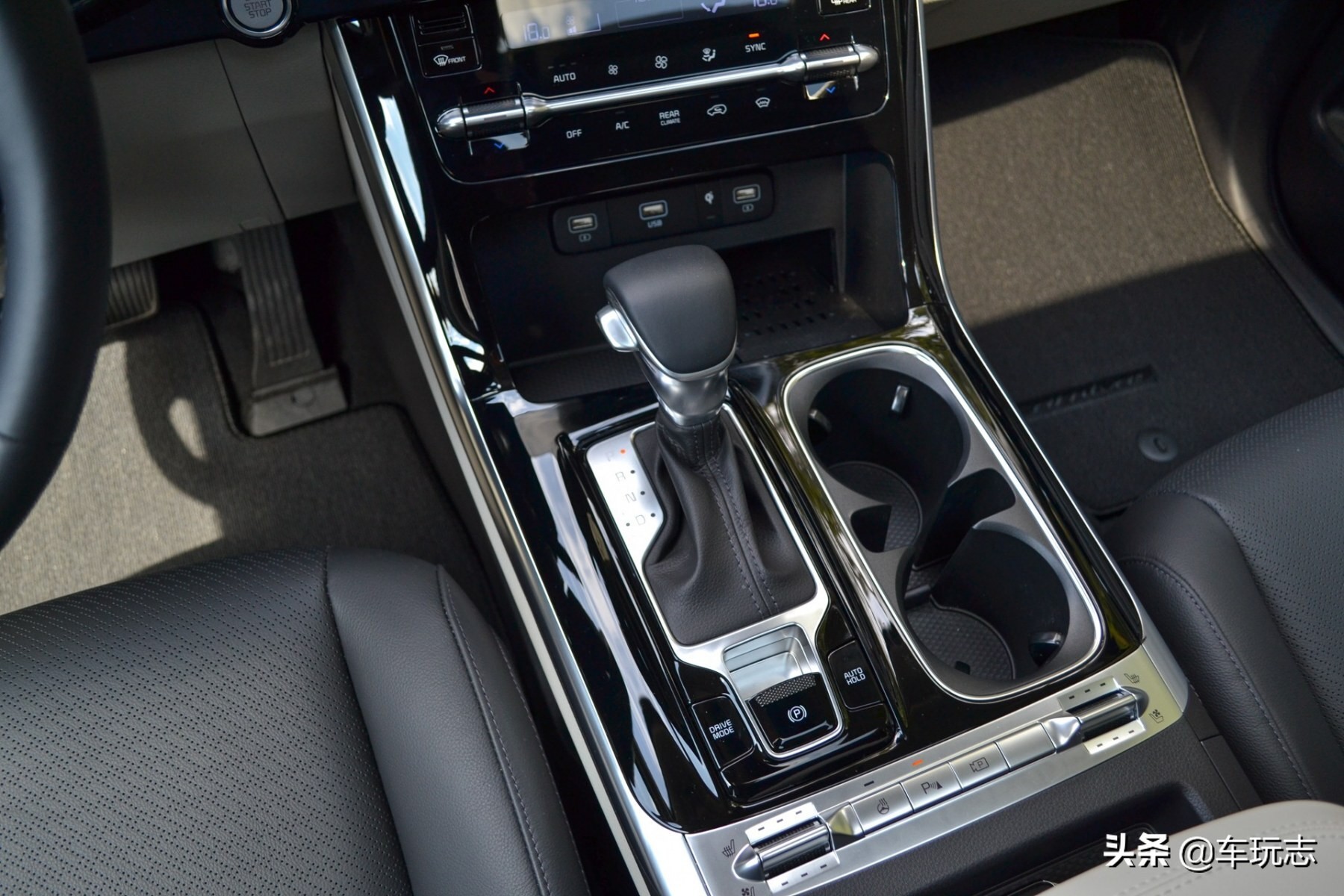 起亚嘉华2022新款图片,新款起亚嘉华商务车图片