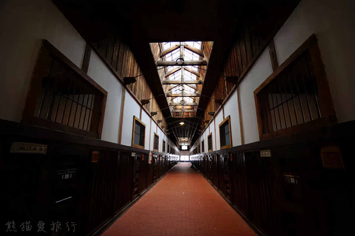 住进“坐穿牢底”的酒店，打卡深度体验监狱生活的博物馆
