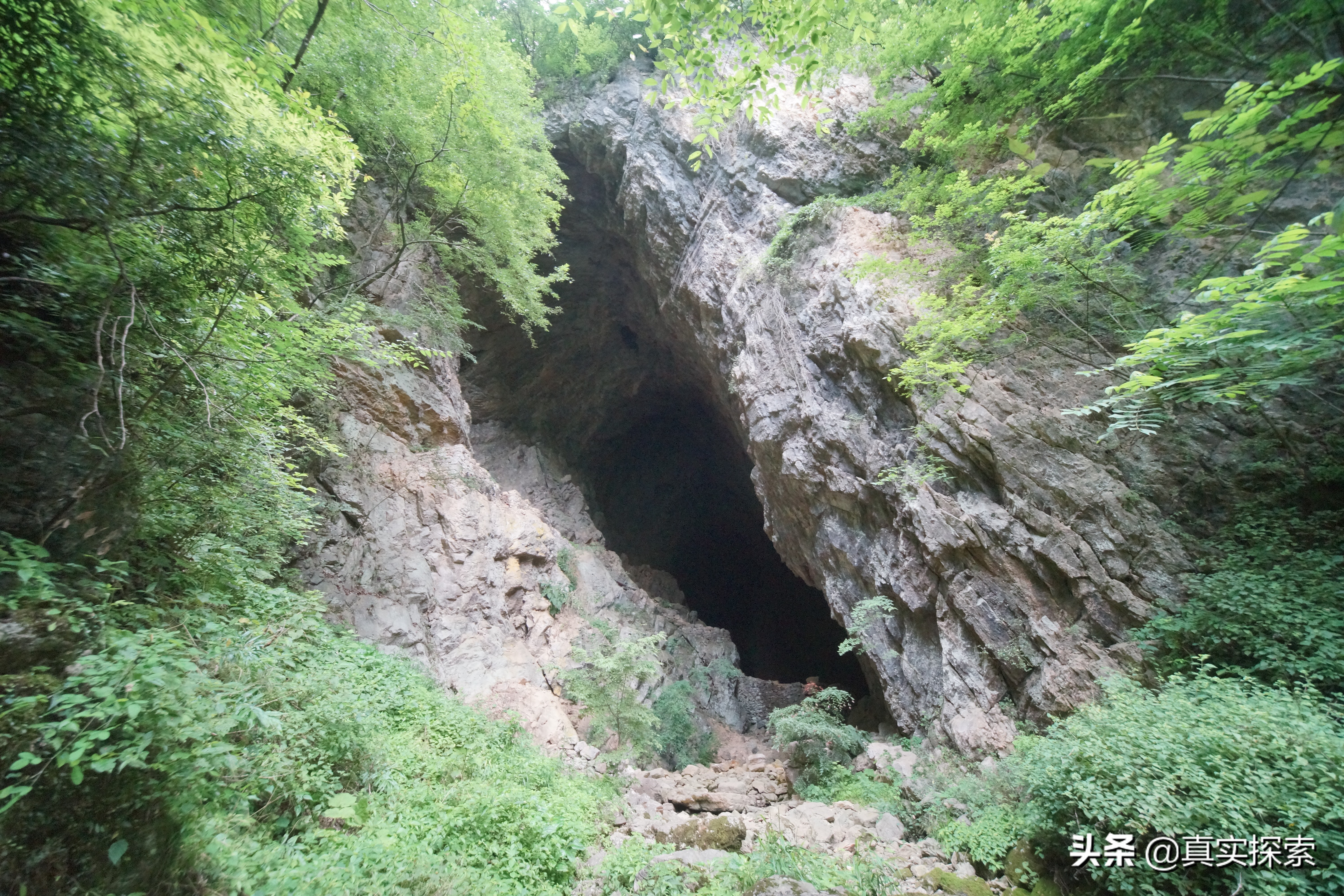 探索湖北五峰虎眼天坑,湖北天坑未解之谜