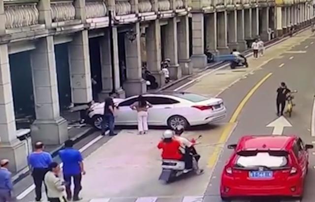 人算不如天算中奖视频,人算不如天算意外从天而降