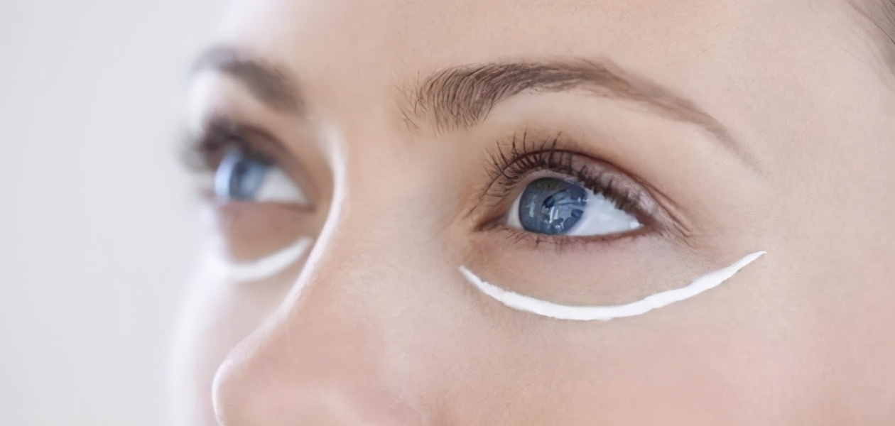 拾年悦华国际连锁教你如何正确地去除眼下皱纹