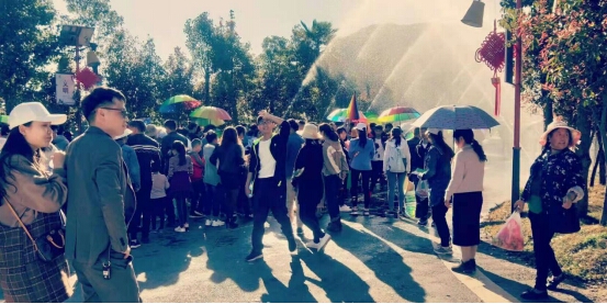 鍏嬩緷榛戠伀鎶婅妭绡濈伀鏅氫細,鍏嬩緷榛戠伀鎶婅妭鐜板満鐩存挱