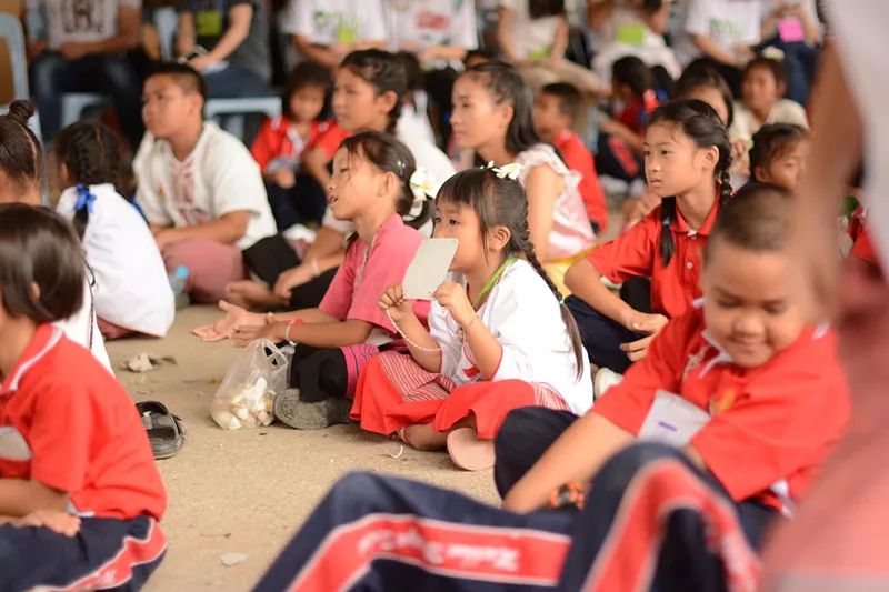 现在在泰国旅游穿什么衣服,泰国穿什么颜色衣服好看