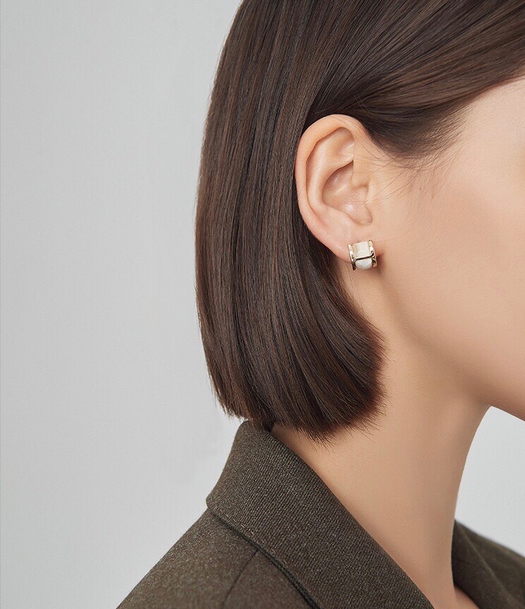 在实体店卖饰品赚钱吗,卖饰品挣钱去哪里进货