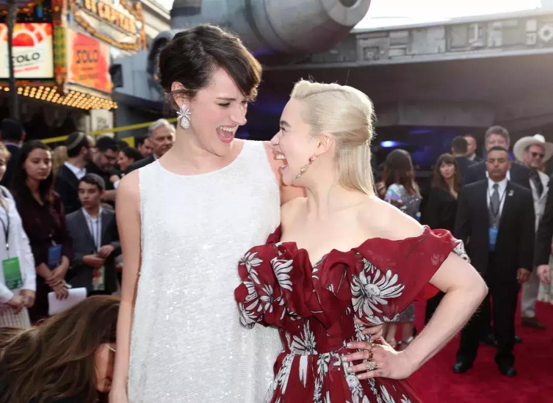 这个有着“超模脸”的英伦玫瑰，居然是个谐星？