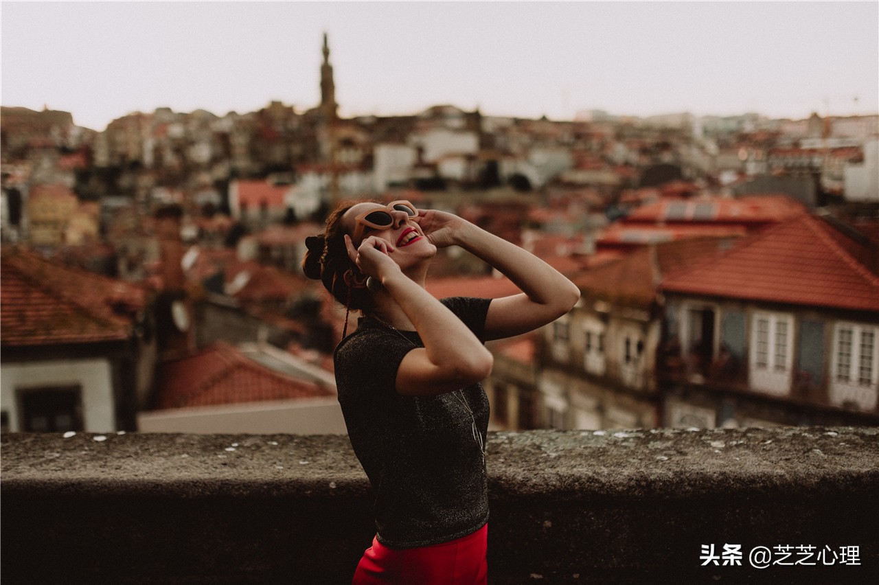 心理学男孩喜欢女孩的表现,男生接受姐弟恋是什么心理