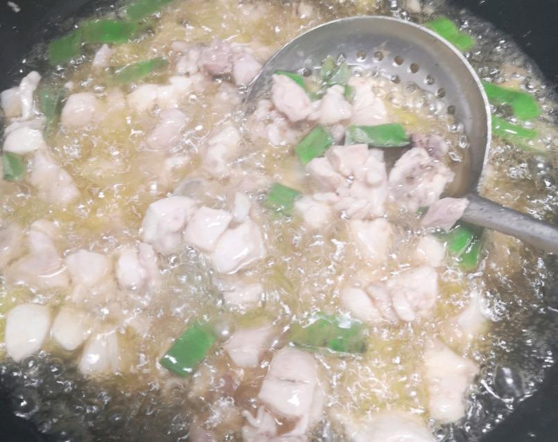 干锅兔的做法视频窍门,干锅兔怎么做好吃