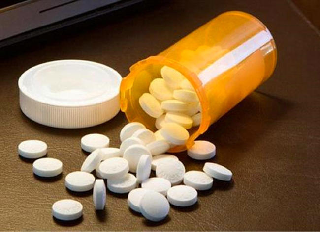 绿萝加什么药长得好,如何让绿萝叶片上的黄色斑点增加