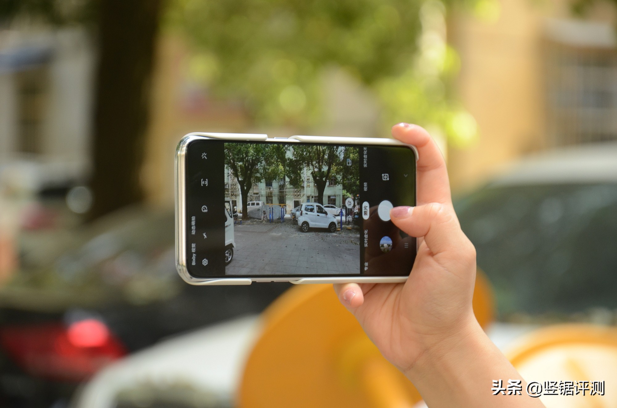 三星A80深度评测,6.7英寸全面屏,旋转摄像头设计