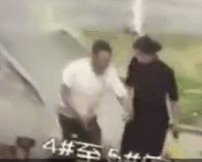 男子被一条狗疯咬,男子被狗追咬全身缝300多针