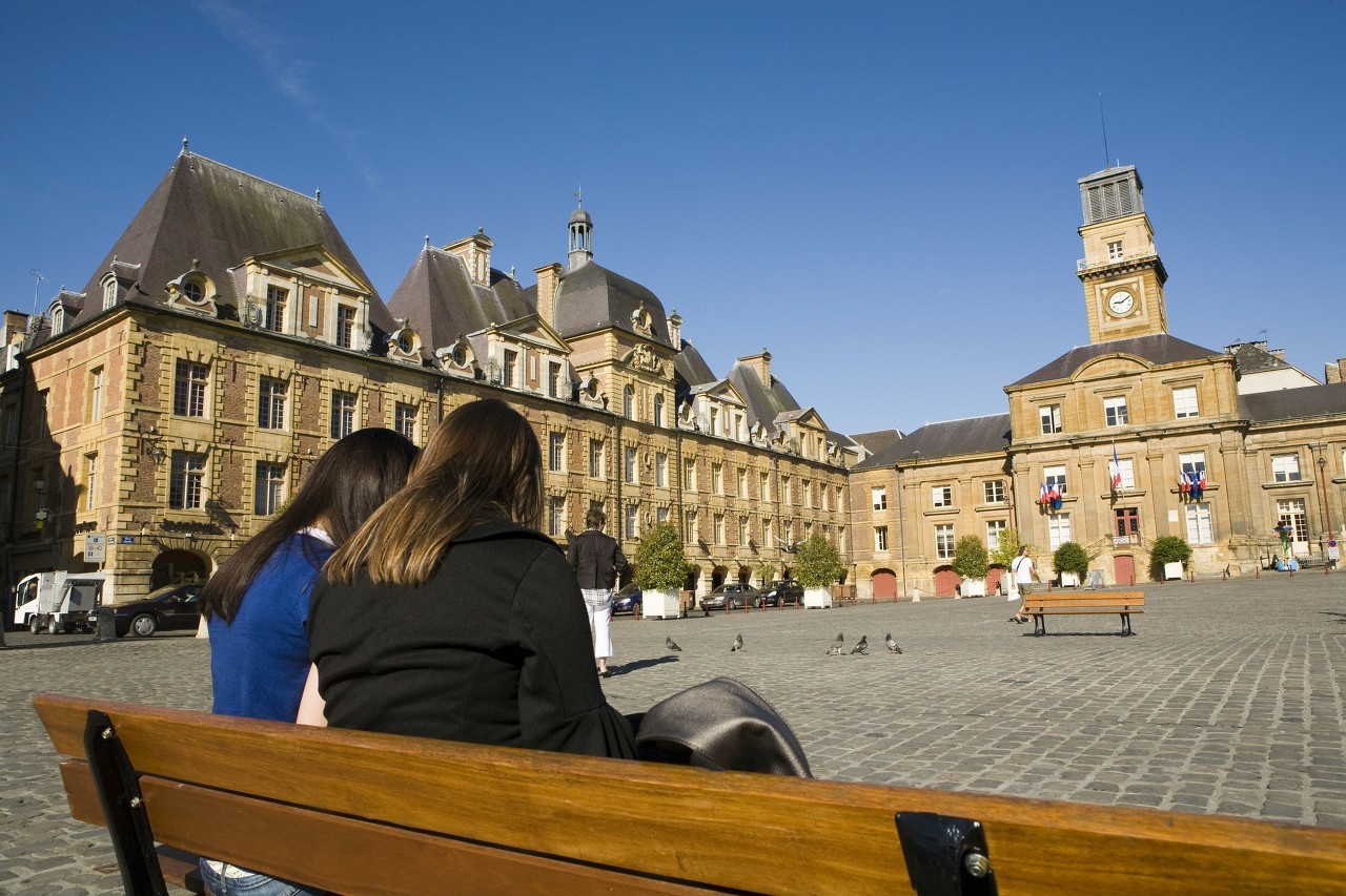 法国hec商学院硕士学费,法国商学院学费一览表