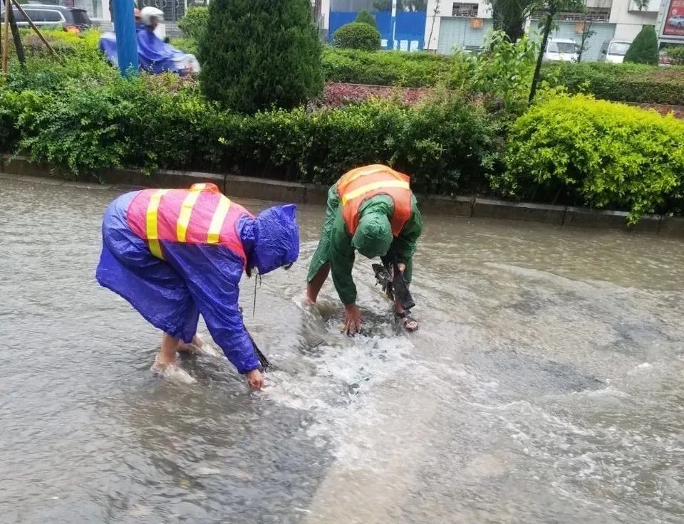 雨季来了千万要注意安全,雨季进山千万要关注天气变化