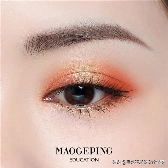 男爱豆教科书式眼妆大法,放大眼睛眼妆教程教科书