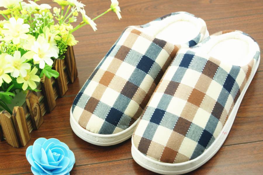 家里穿的棉拖鞋发臭怎么办,酒精可以消除拖鞋臭味吗