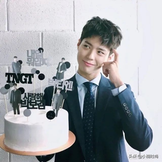 发蜡造型教程男士,发蜡怎么弄发型好看男