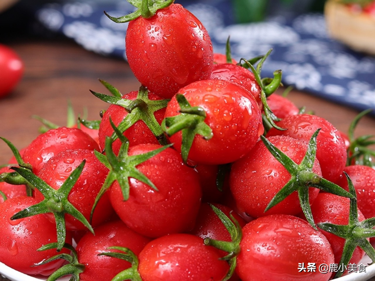 菠萝与凤梨是同一种水果吗,菠萝和凤梨是同一个水果吗