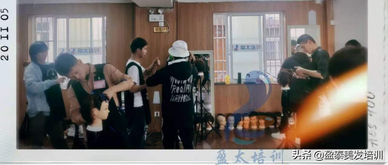 学美发难不难学,学美发难吗有前途吗