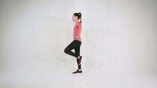 疫情严峻宅在家里怎么练？送给跑者5套不带重样的力量训练动作