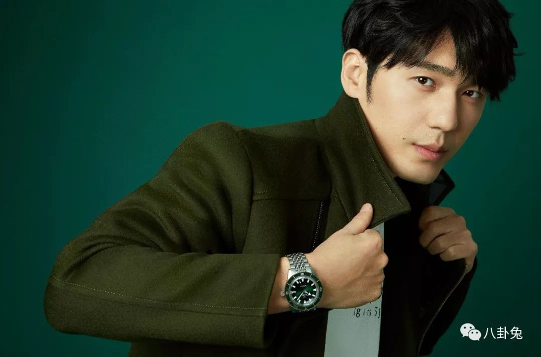 忘了绿水鬼吧，1万多元，这块雷达表“绿”得透彻