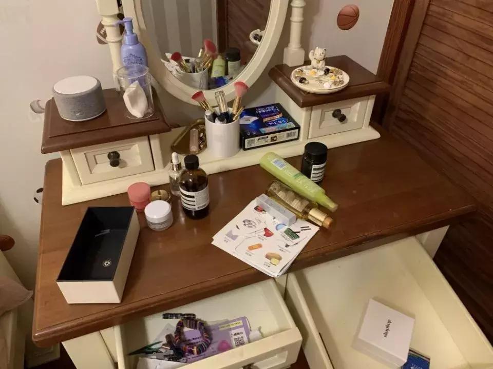 熊孩子垃圾分类妈妈崩溃了,熊孩子在家垃圾分类