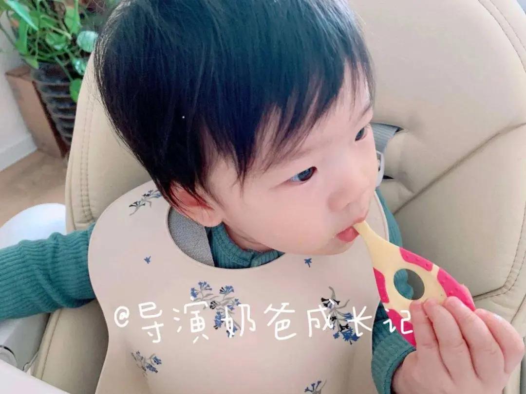 还在给小孩用儿童牙膏吗,牙医涂氟是拿什么涂氟