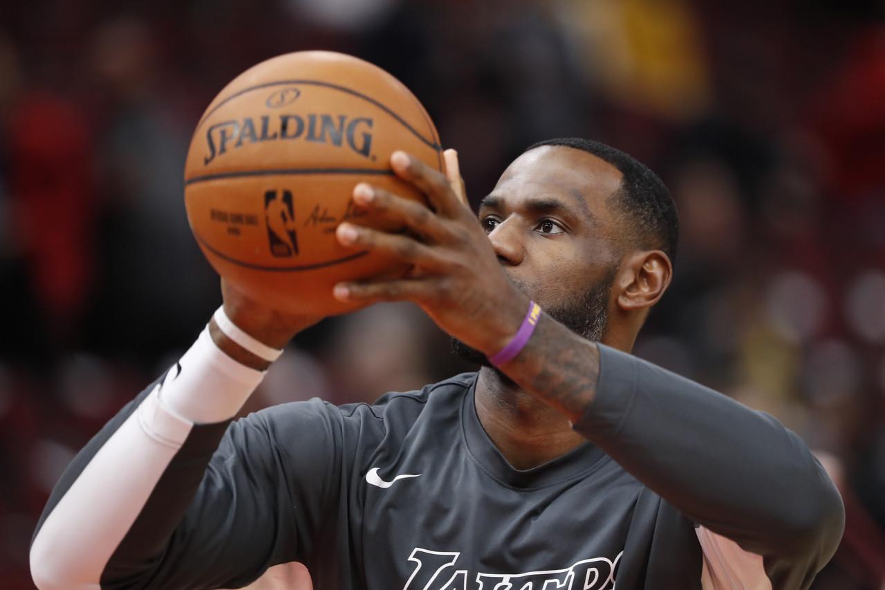 新全民公敌,34州团结一致厌恶詹皇湖人,却反衬勒布朗伟大影响力