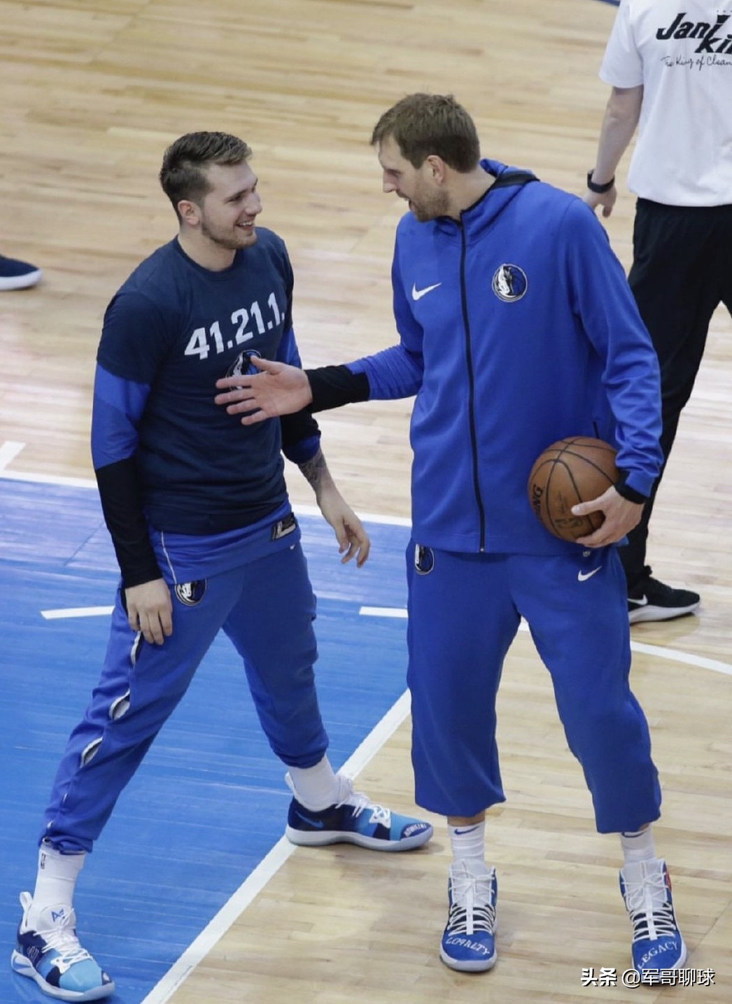 德克诺维茨基生涯主场最后一战,年轻德克诺维茨基