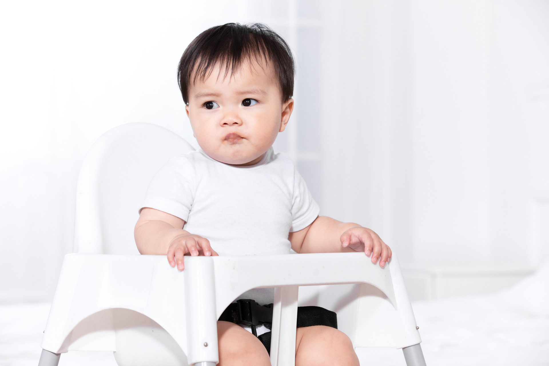 三个月宝宝总是憋尿是怎么回事,如何给宝宝养成憋尿的习惯