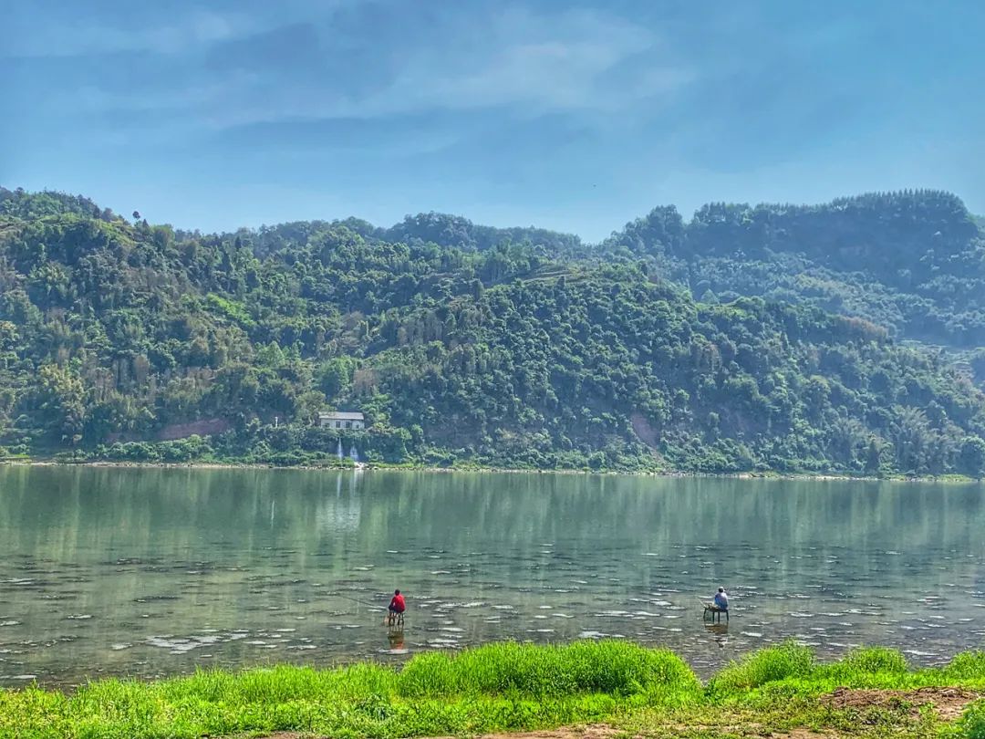 野奢不被鄙视？问问那些爱钓鱼的老孩子们，他们有活蹦乱跳的经验