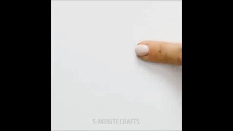 圣诞节快到了想用卡纸做个圣诞树,给老师圣诞贺卡