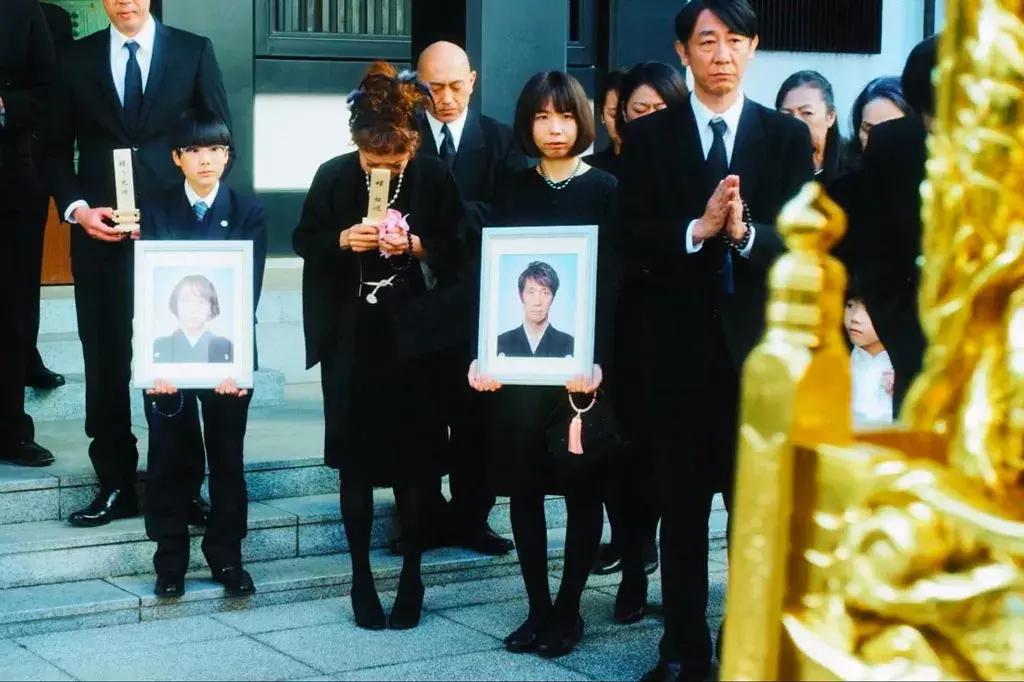 岛国鬼才！就这样，他拍出了年度爆款