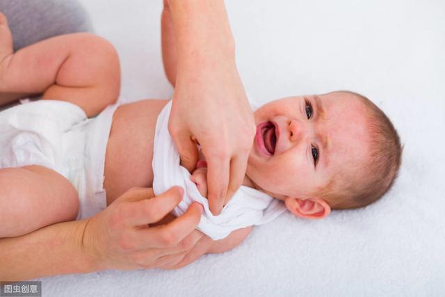 19岁女生没长出乳头，因出生时听信老人言，你家宝宝是否有中招？