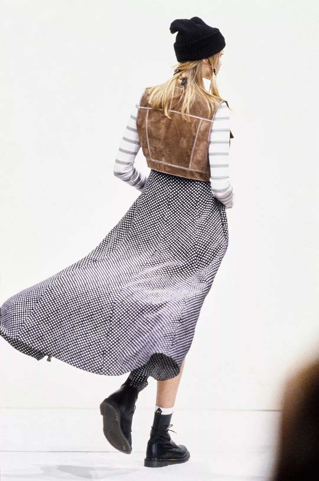 穿马丁靴不磨脚,穿马丁靴的马丁