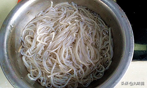 洋槐花最正宗的蒸法,洋槐花与豆角的蒸法