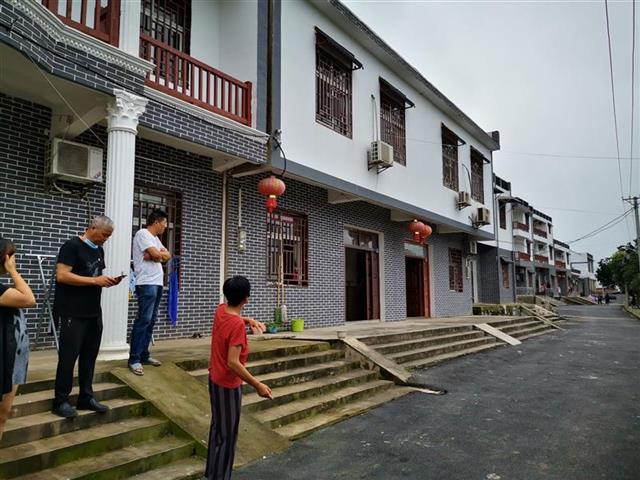 村民房屋外观改造,旧小区改造后房屋漏水