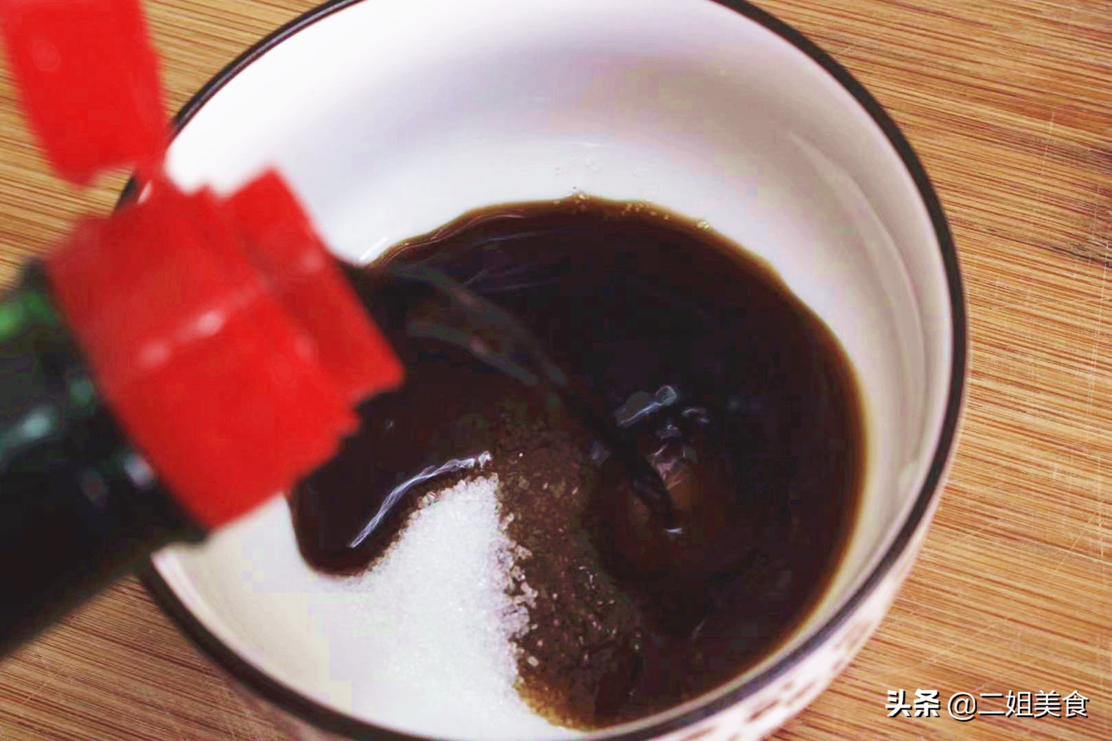 炖鱼喜欢什么料酒好吃又香,炖鱼什么时候放料酒最合适