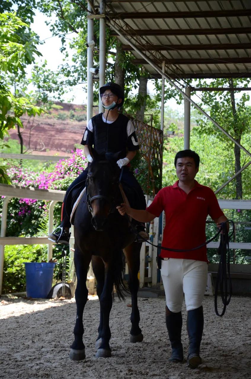 牛津国际公学成都分校多少钱一年,牛津国际公学招生简章