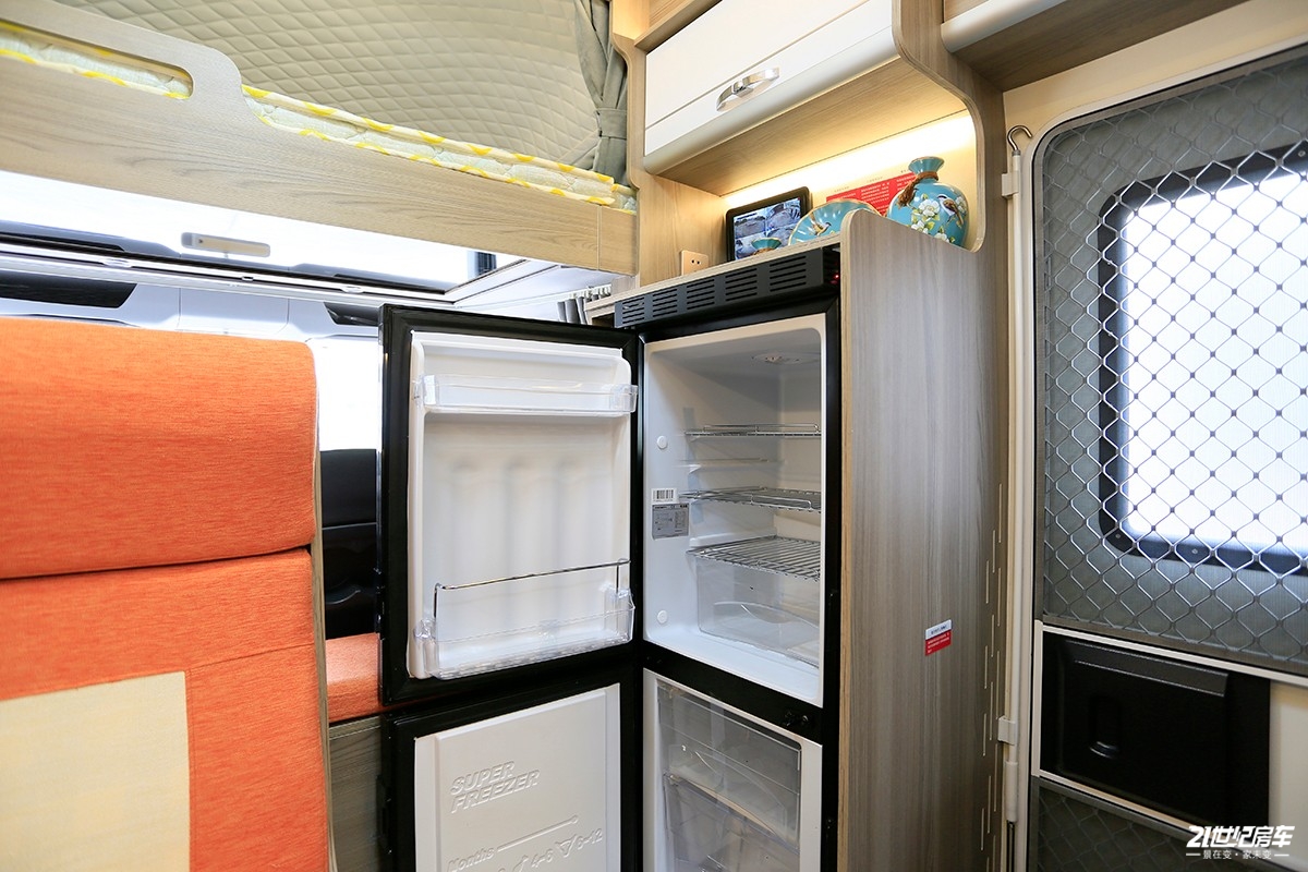 上汽跃进h300轻卡房车详解,上汽跃进h300和h500的区别