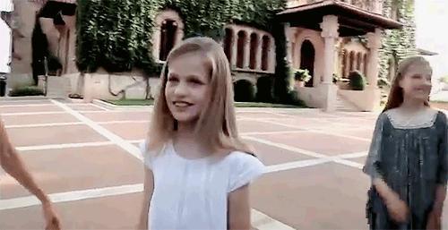 西班牙最年轻女王讲白话,西班牙未来女王纪录片