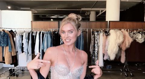 冬天羽绒服内搭怎么穿保暖又时尚,衣柜放久的羽绒服和外套