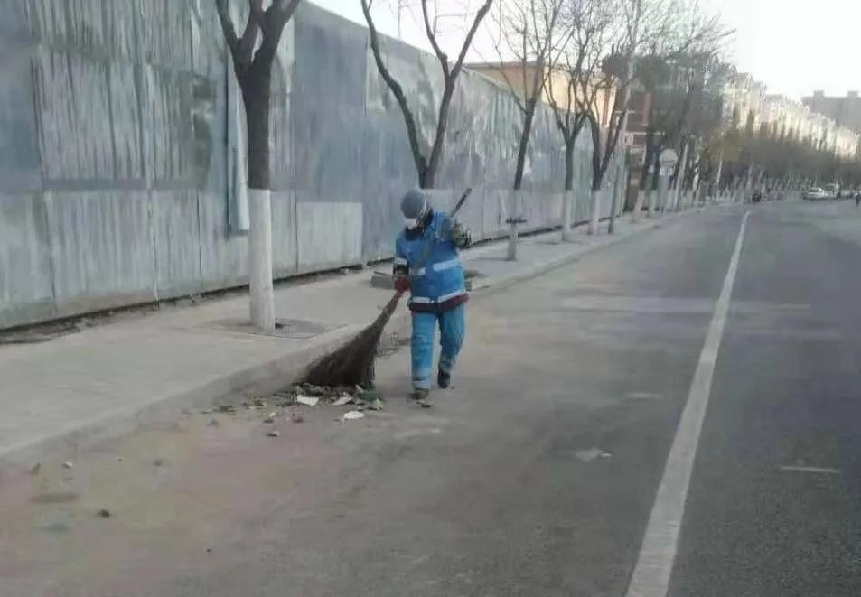 实拍！－10℃阵风7级，通州街头4000余名环卫工人在岗，消杀清扫防控疫情