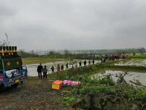 清明后代不上坟有什么说法,有后人和没后人区别