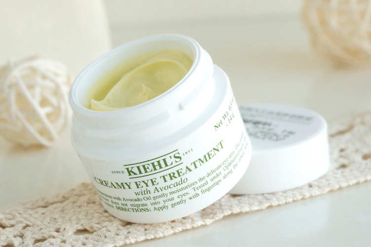 去细纹抗老的眼霜,早睡能消除眼纹