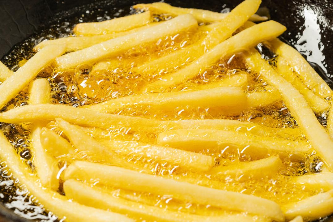 炸薯条不放冰箱冻可以吗,炸薯条不能用淀粉裹吗