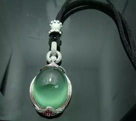 易于和陨石混淆的石头,容易混淆的玉石