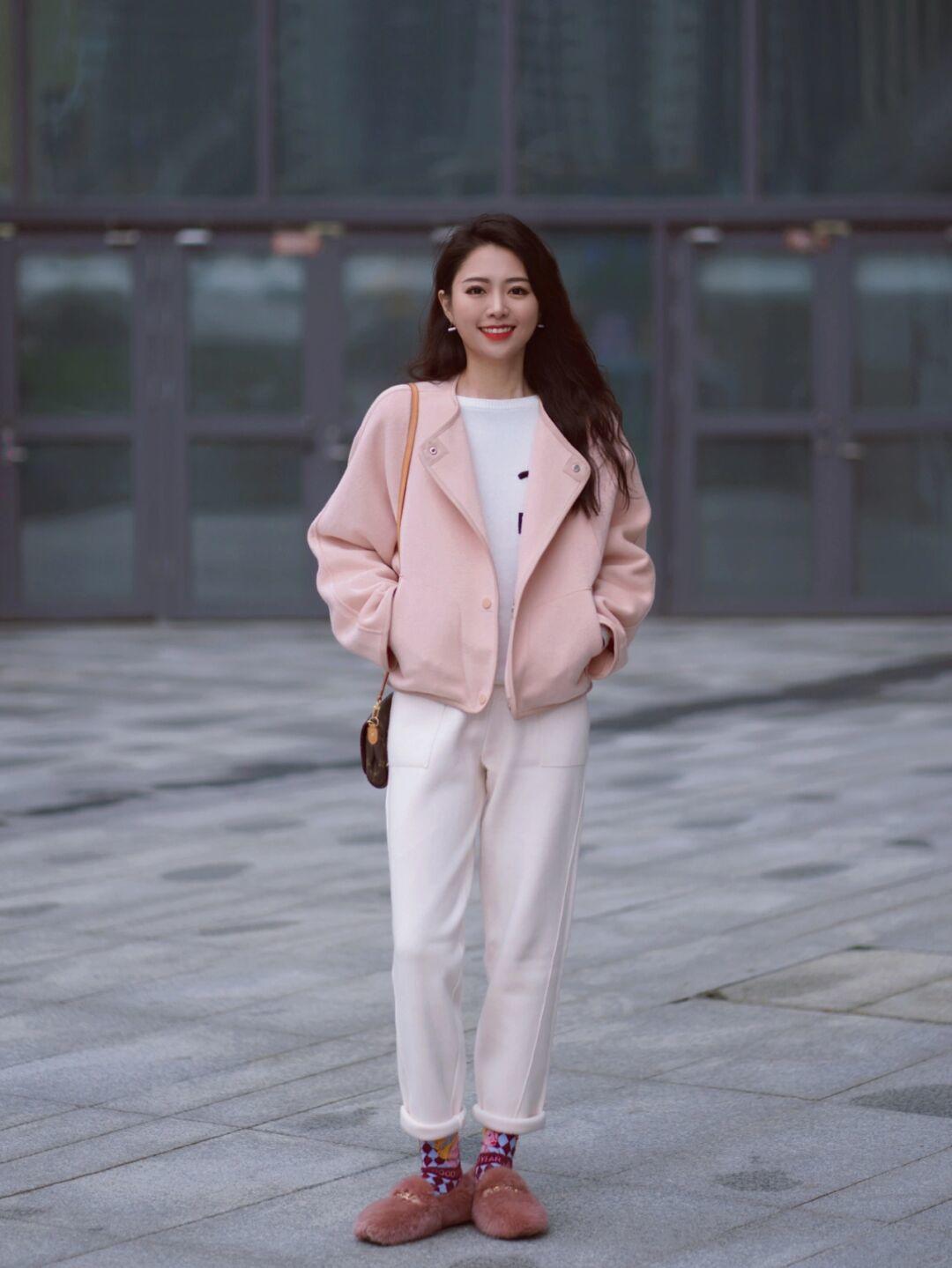 今春穿这4件薄外套好看撩人,这几款外套简单搭配帅气显年轻