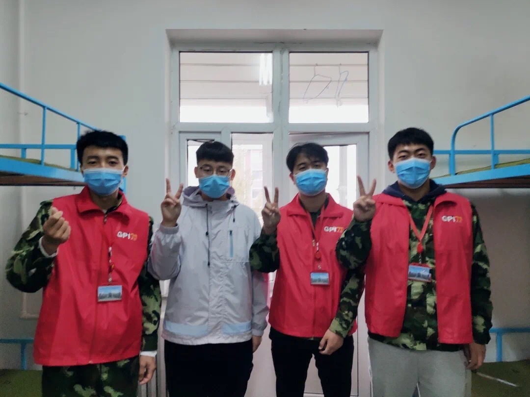 小红马甲志愿者,辽宁轨道交通职业学院报到