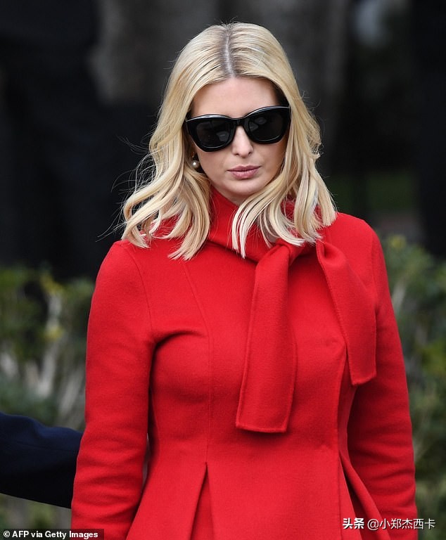 美国第一女儿伊凡儿，怎么穿显胖了10斤，可惜了她的美貌啊